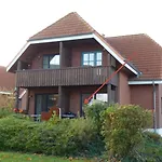 Kleiner Sundblick - Ferienwohnung In Lemkenhafen