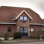 Kleiner Sundblick - Ferienwohnung In Lemkenhafen